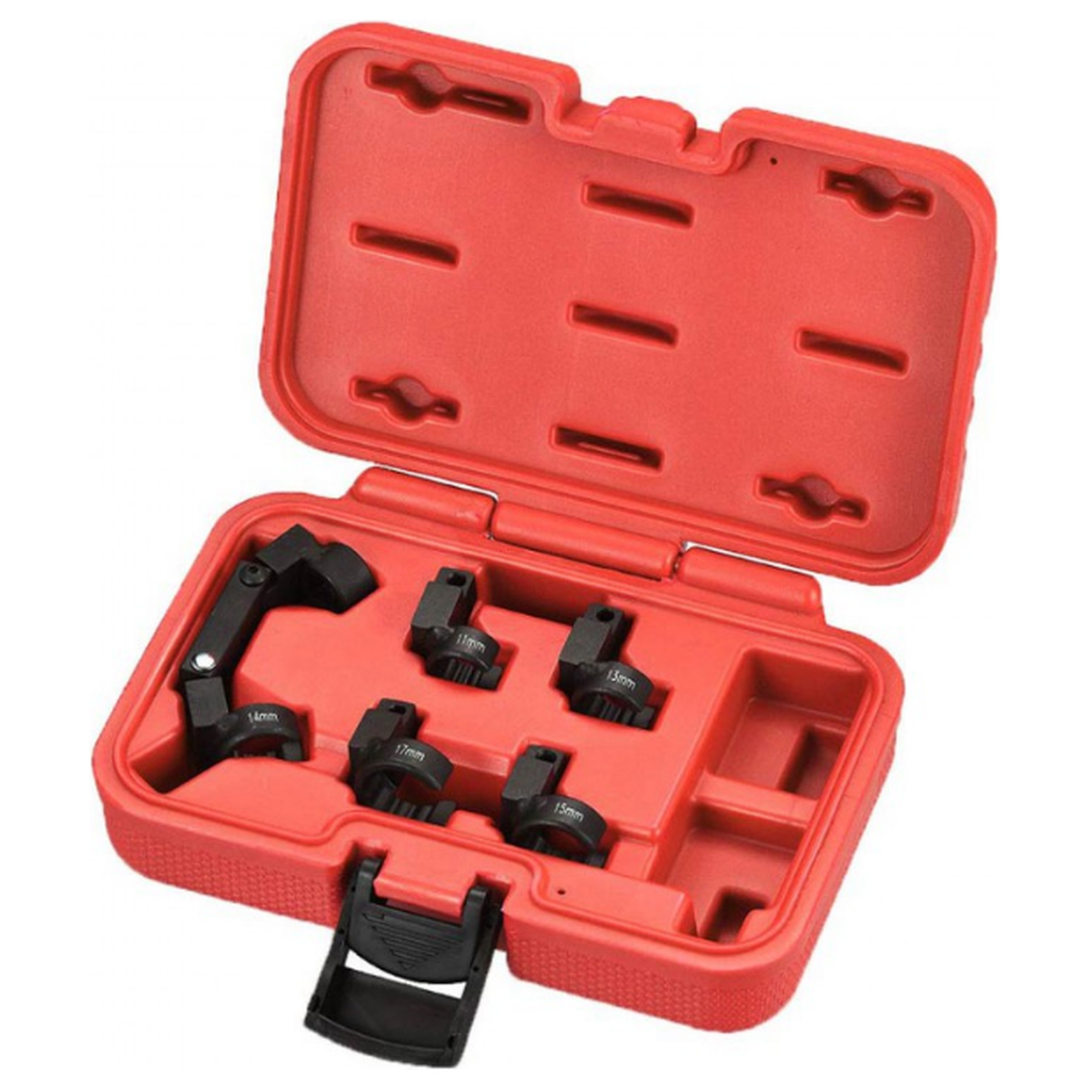 Auto-flexing fuel line socket