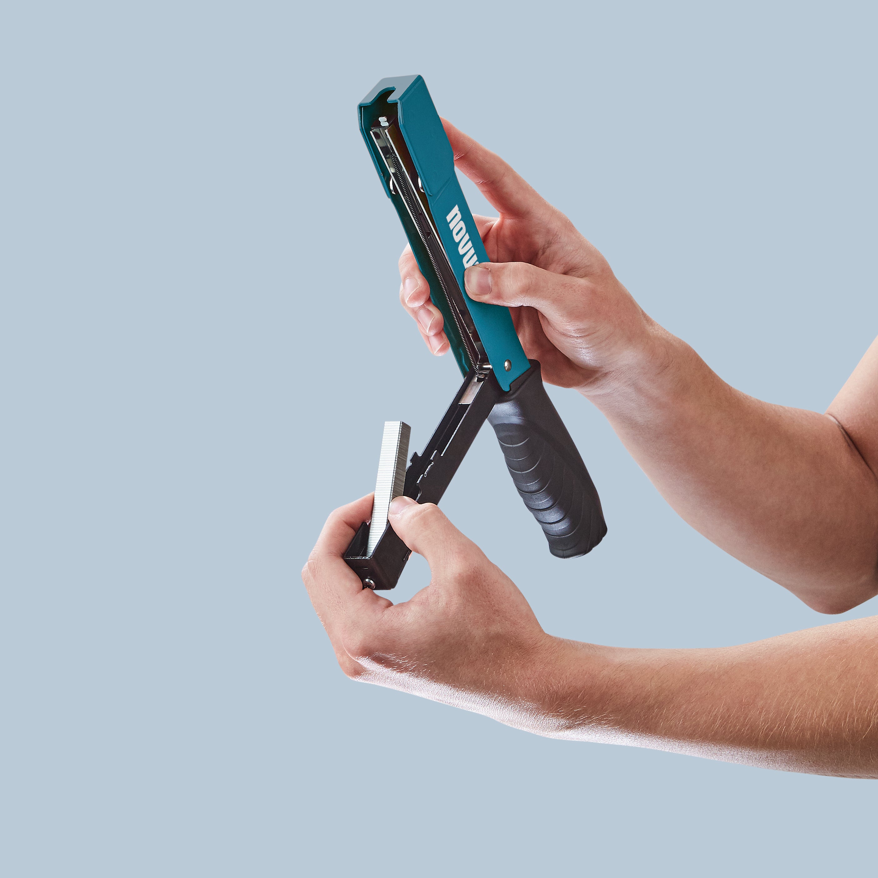 Novus Hamertacker J-033